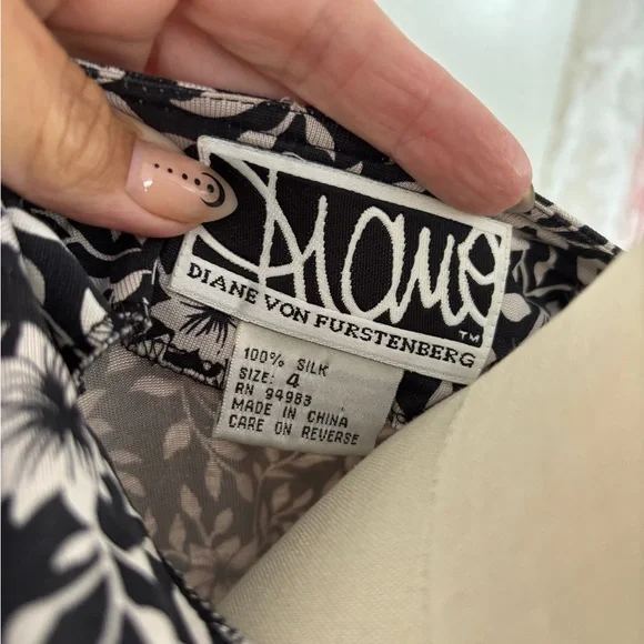 SOLD Diane Von Furstenberg Black and White Leaf Print Dress 100% Silk - Picture 5 of 7